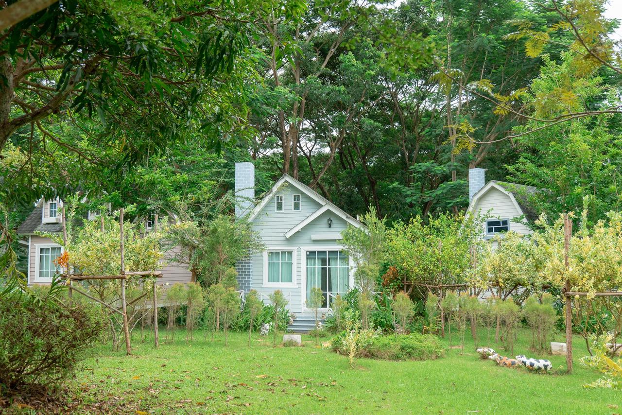ทิวทัศน์ไร่อินทรีย์สวนผึ้งของพสุธารา